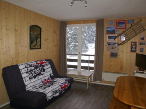 2 pièces au pied des pistes avec balcon et casier à skis - FR-1-557-52
